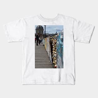 Paris love lock bridge Kids T-Shirt